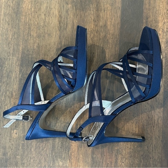 Adrianna Papell Strappy Sandals - Picture 1 of 4